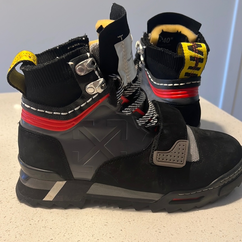 Off-White Arrow Hiking Sneaker Boot ‘Black Grey’